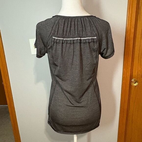Lululemon Run Wild reflective tech t-shirt gray size 6 - Picture 5 of 9